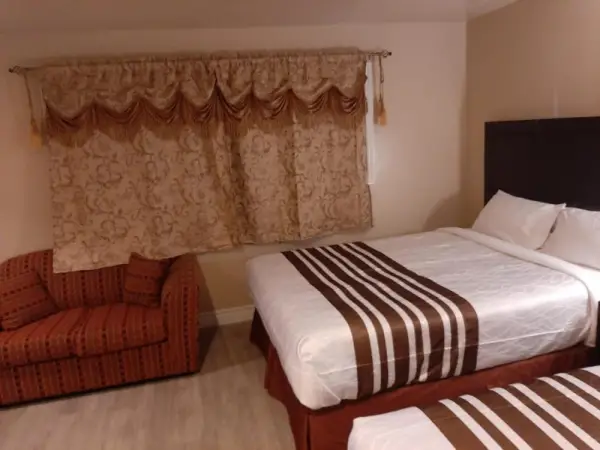 Silver Maple Motel 10