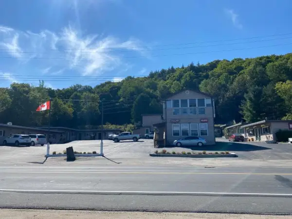 Silver Maple Motel 5