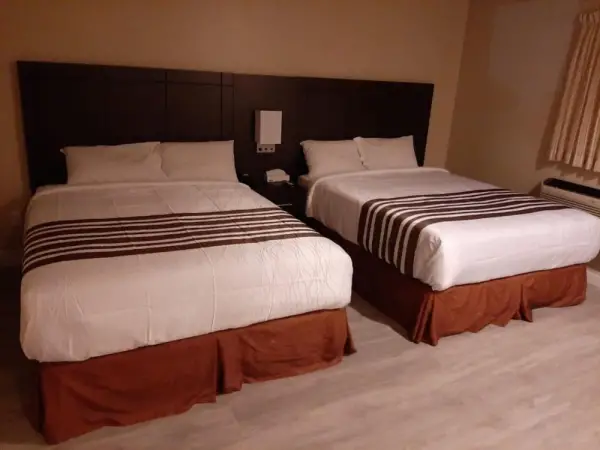 Silver Maple Motel 7